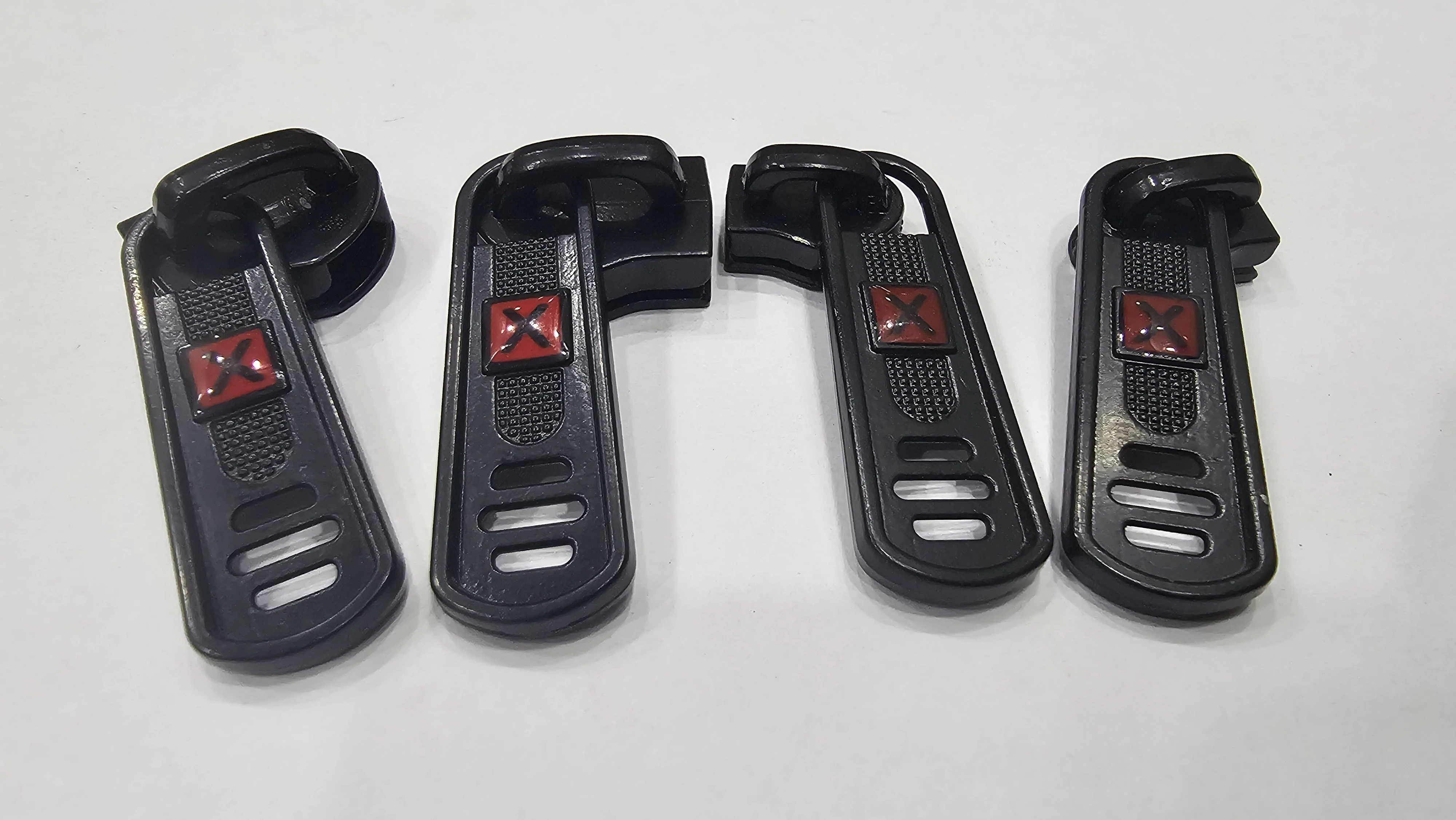 8 NUMBER X PULLER BLK